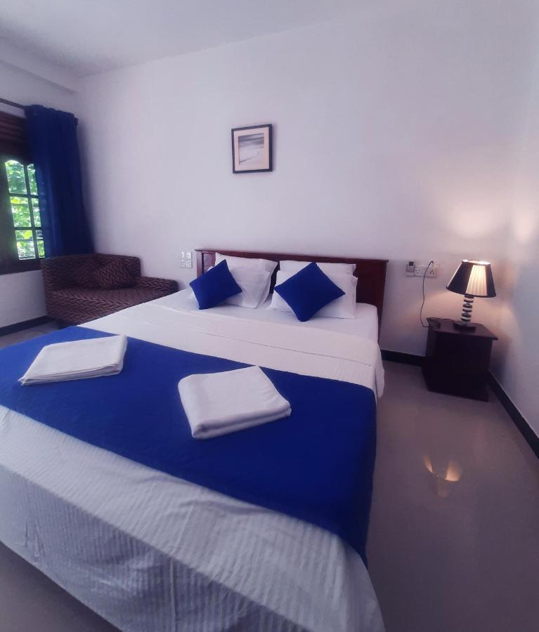 Mirissa Blue Whale Holiday Hotel Exterior foto