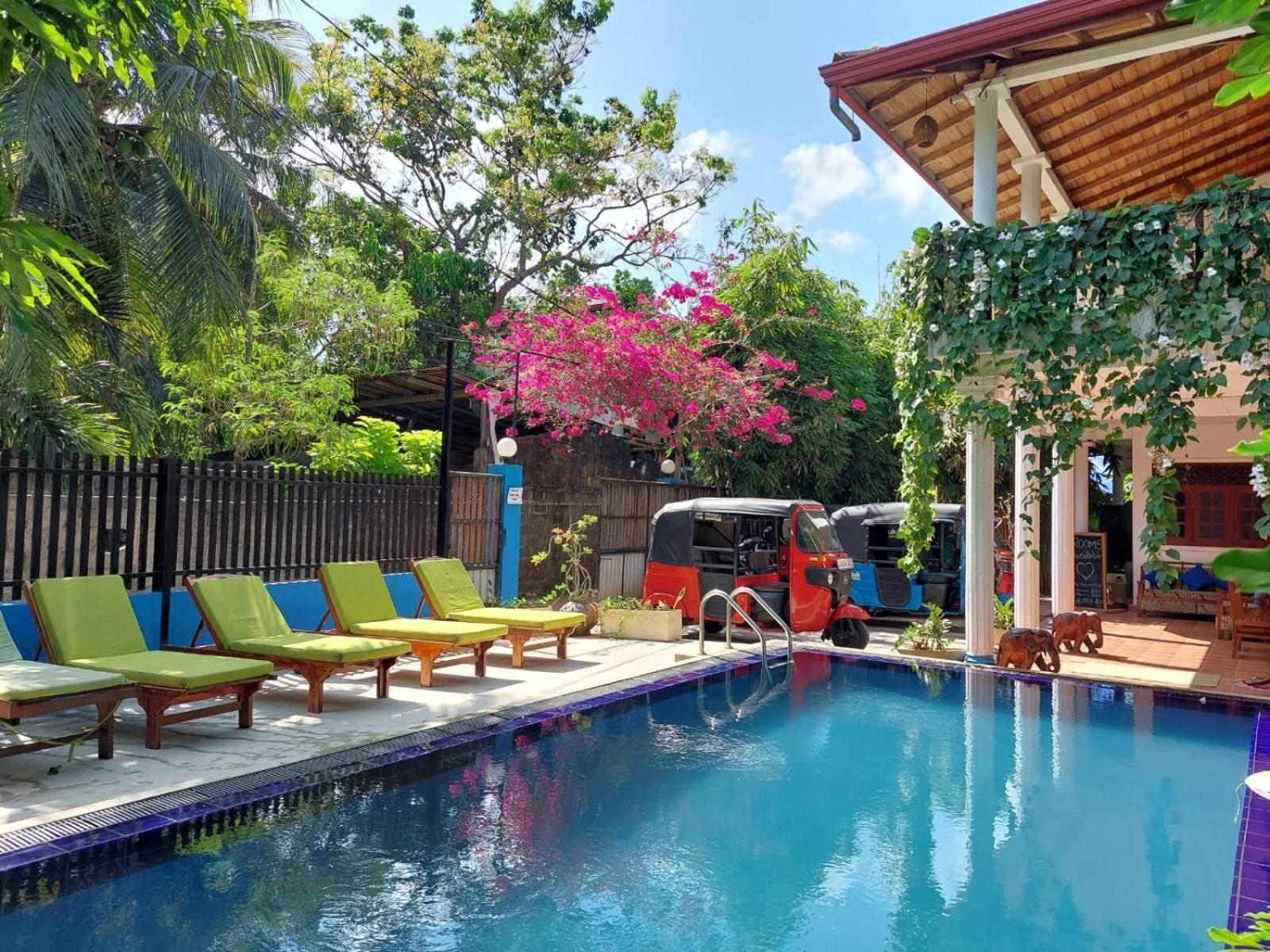 Mirissa Blue Whale Holiday Hotel Exterior foto